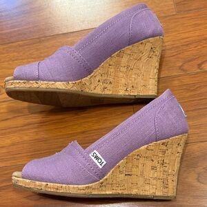 TOMS 5.5 Women's Lavender Wedge Peep-Toe Shoes
